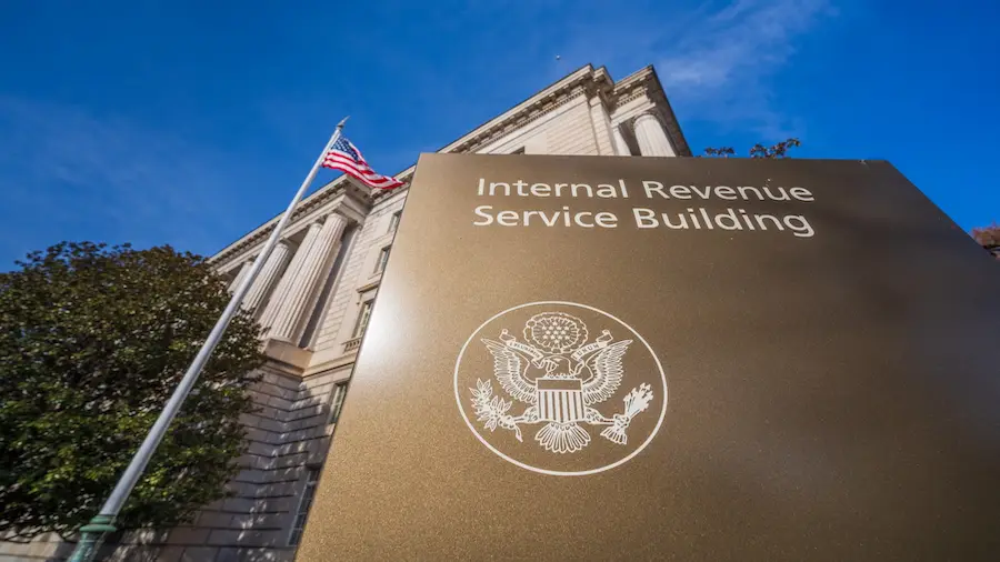 Власти США объяснили причину обложения криптостейкинга налогом