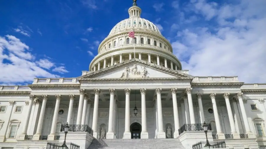 Конгрессмен США обвинил в задержке принятия законов криптомиллиардеров Конгрессмен США обвинил в задержке принятия законов криптомиллиардеров