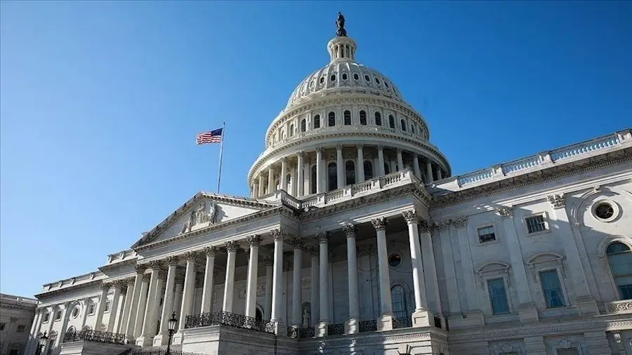 Криптовалюты упали на фоне ожидания остановки работы госорганов США