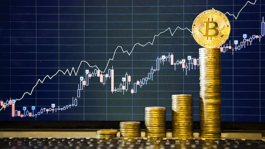 Эксперты крипторынка спрогнозировали курс биткоина на ближайшие десять лет