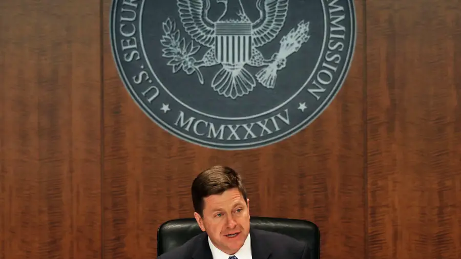 Бывший председатель SEC опасается: регулирование погубит криптоиндустрию
