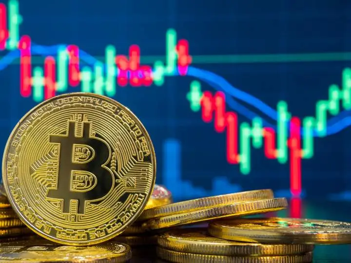 Курс биткоина превысил $12 800 и обновил максимум за 15 месяцев
