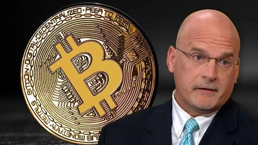 Старший аналитик Bloomberg изменил свой прогноз цены биткоина после критики