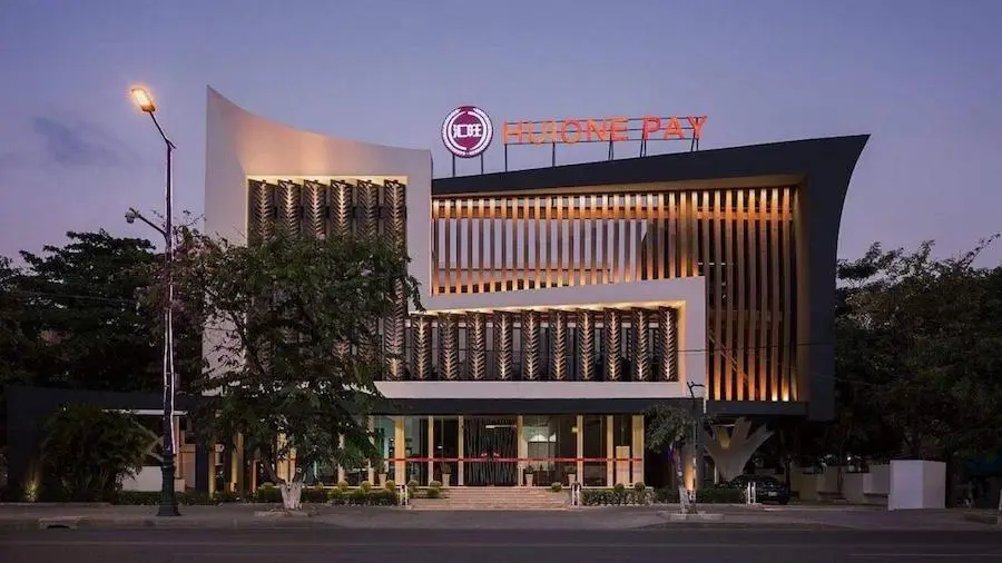 Экс-главу Huione Group экстрадировали в Китай по подозрению в отмывании денег