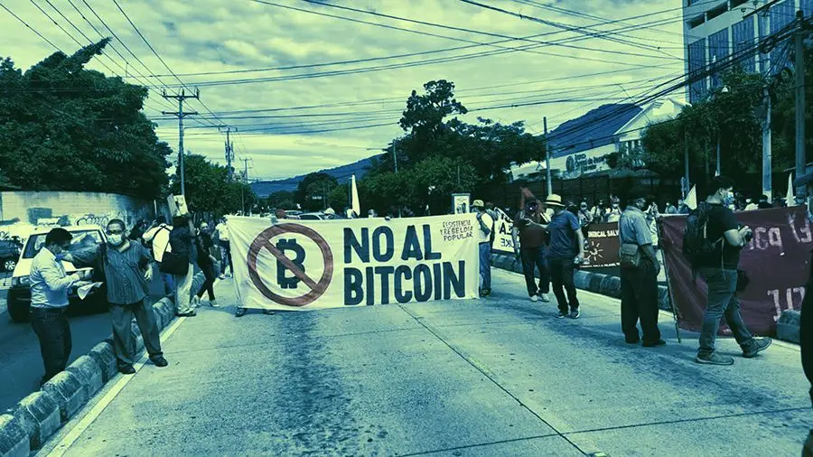 Граждане Сальвадора протестуют против принятия BTC как средства платежа
