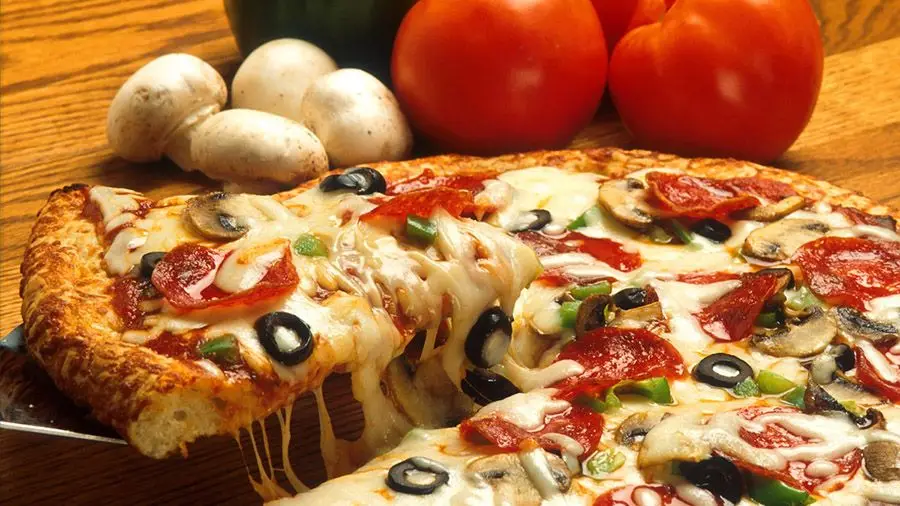 Работники пиццерий Domino’s Pizza в Нидерландах смогут получать часть зарплаты в BTC