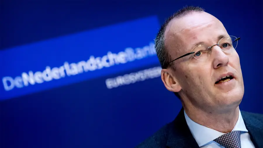 Президент ЦБ Нидерландов Клаас Нот: «Цифровой евро сделает Евросоюз независимым от других платежных систем» Президент ЦБ Нидерландов Клаас Нот: «Цифровой евро сделает Евросоюз независимым от других платежных систем»