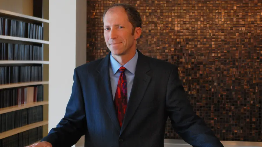 Бывший юрист SEC назвал причины бездействия Комиссии в отношении Coinbase Бывший юрист SEC назвал причины бездействия Комиссии в отношении Coinbase