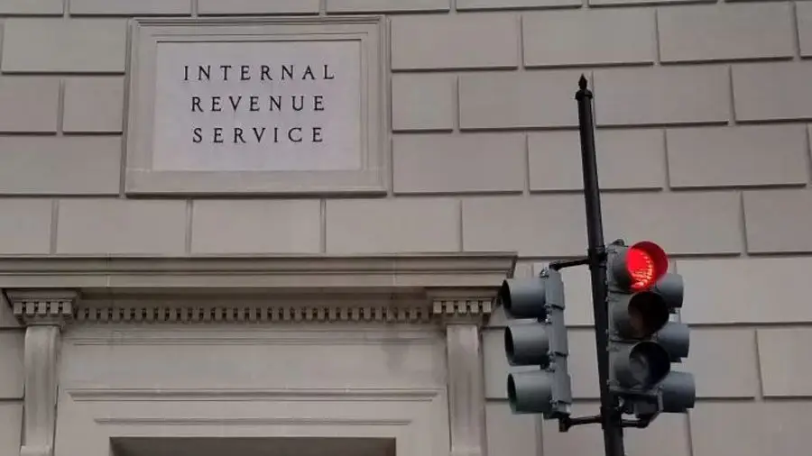 Клиент Coinbase подал новый иск против IRS за сбор данных о криптовалютных сделках