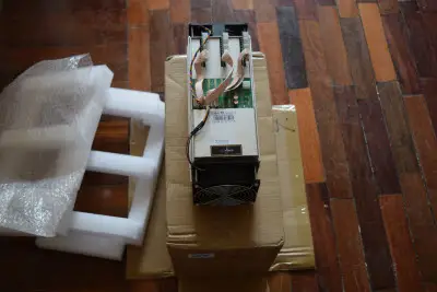 Antminer S9 3