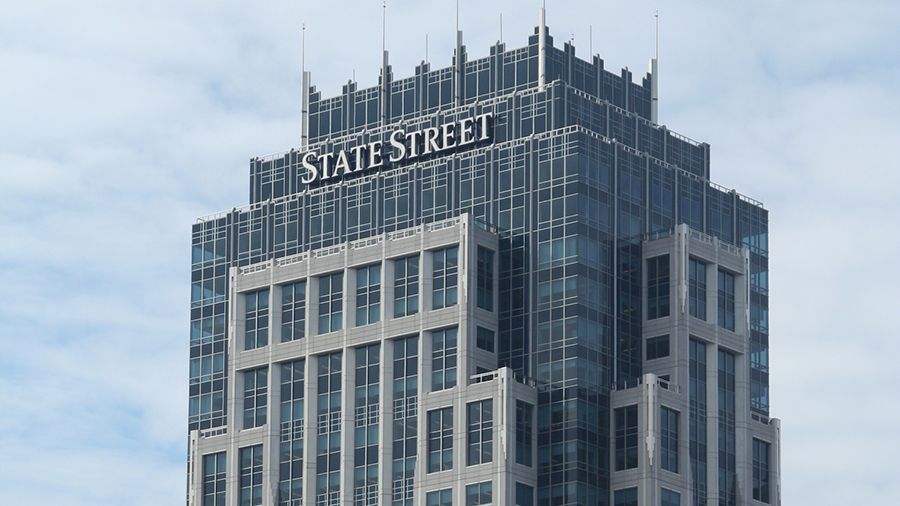 Банк State Street сократил более 100 разработчиков блокчейна