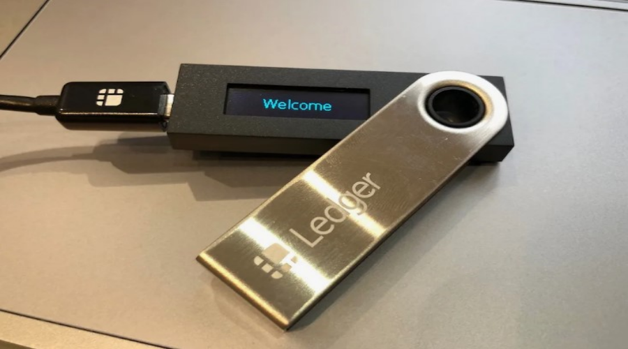 Раскрыт способ кражи сид-фраз через аппаратные кошельки Ledger
