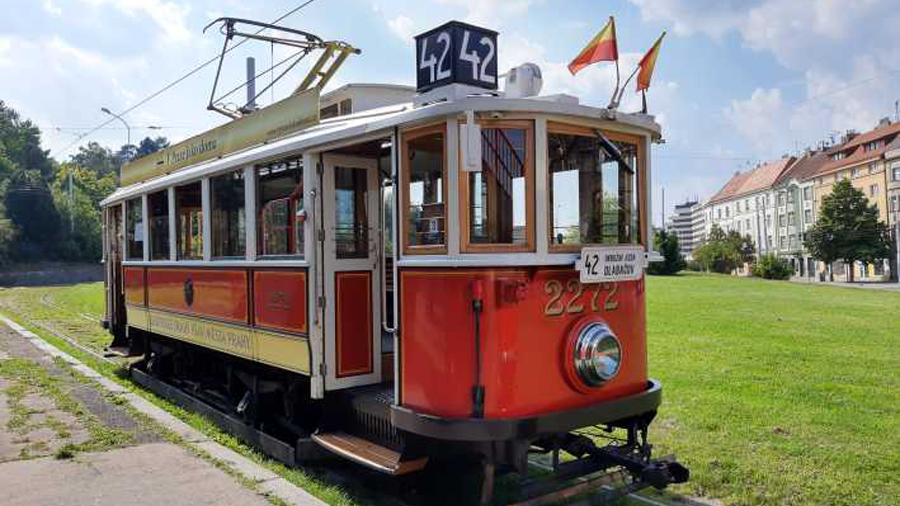 Старейший трамвай Праги начал принимать BTC и ETH для оплаты за проезд