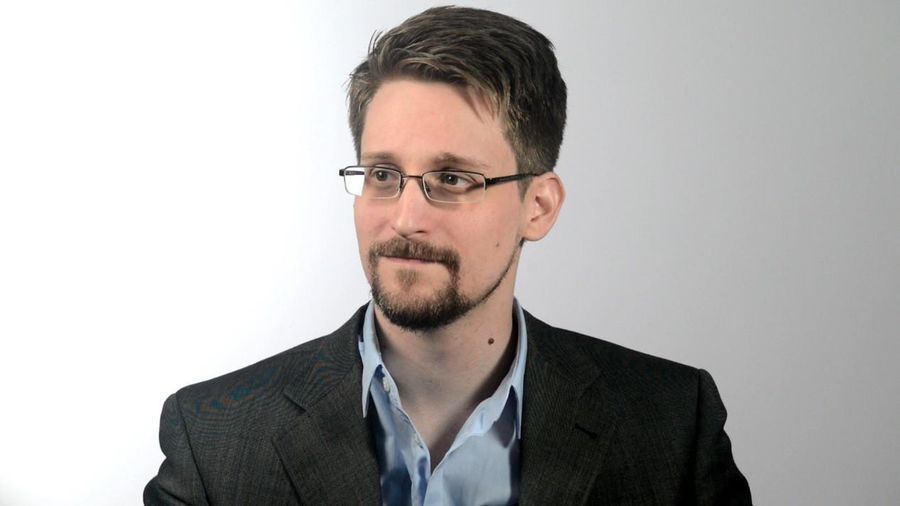 Edward Snowden: “I don’t like comic cryptocurrencies because of my bad sense of humor”