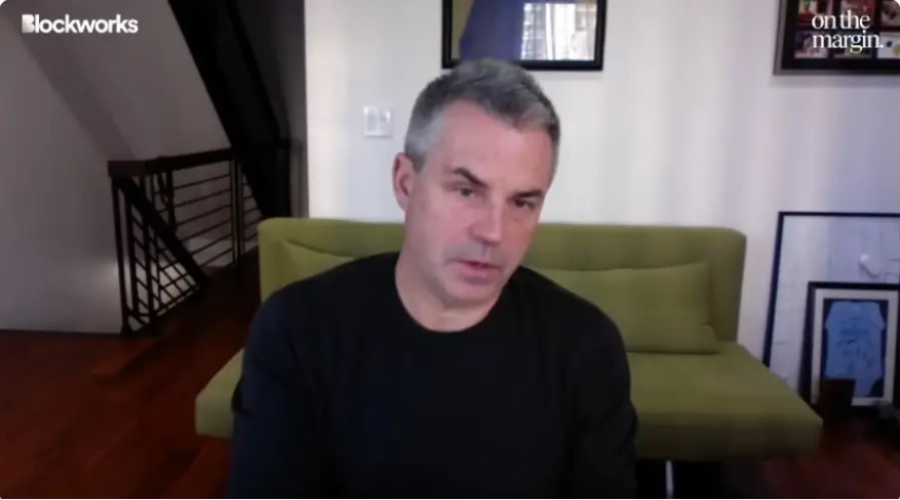 Эрик Балчунас: Инвесторы продолжают вкладываться в биткоин-ETF