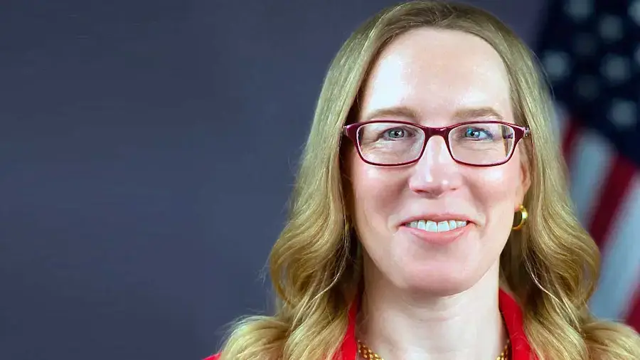 Эстер Пирс: Хранение криптовалют и криптокредитование попадают под законы о ценных бумагах