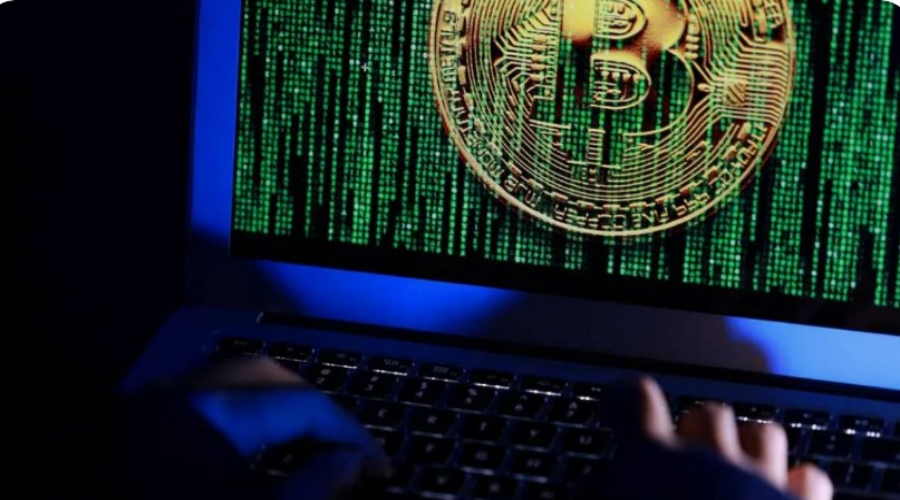 Россиянин потерял более 2,3 млн рублей из-за криптомошенников