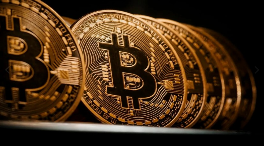 100 BTC проснулись спустя 16 лет: сигнал к продаже или защита от квантовой угрозы?