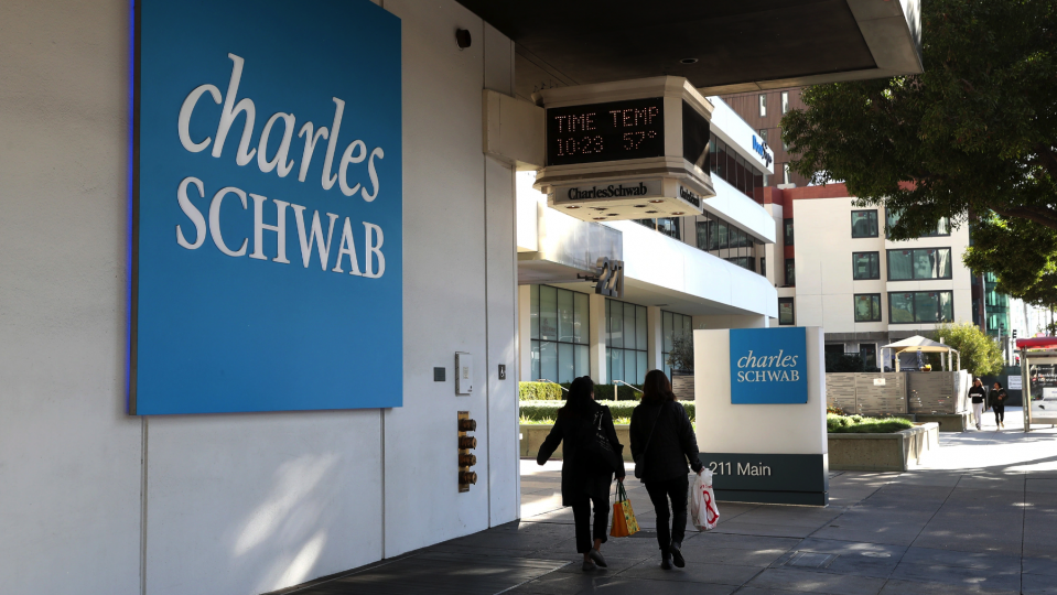 The Charles Schwab launches its first cryptocurrency ETF