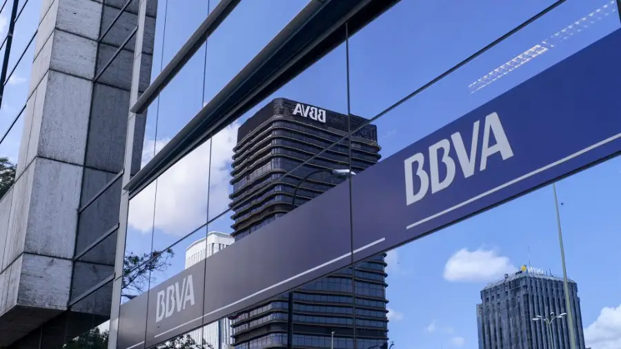 The largest Bank of Spain launches the Bitcoin and Ether trade service