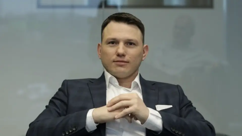 kandidat_na_post_prezidenta_polshi_slavomir_menttsen_poobeshchal_sozdat_strategicheskiy_rezerv_bitko.webp