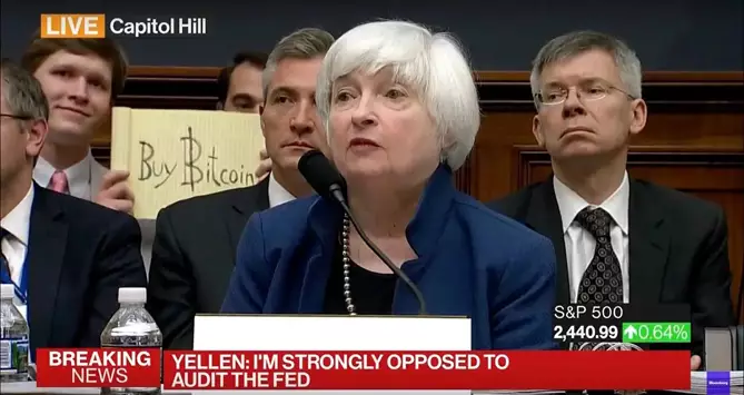 Блокнот с надписью Buy Bitcoin ушел с молотка за $1 млн